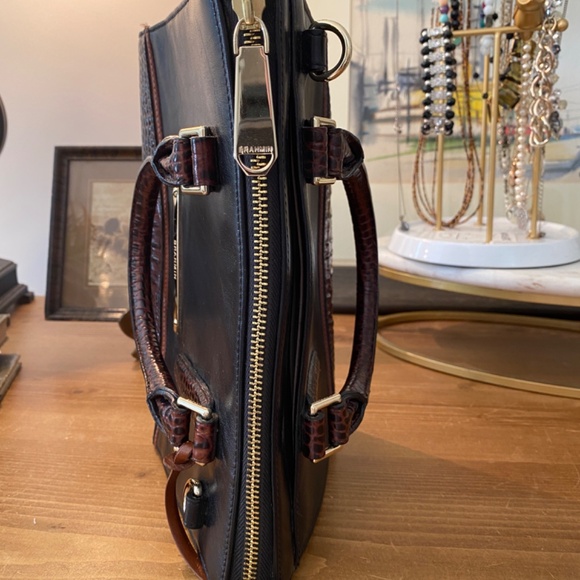 Beautiful Brahmin Handbag with Gold Hardware - Picture 6 of 14